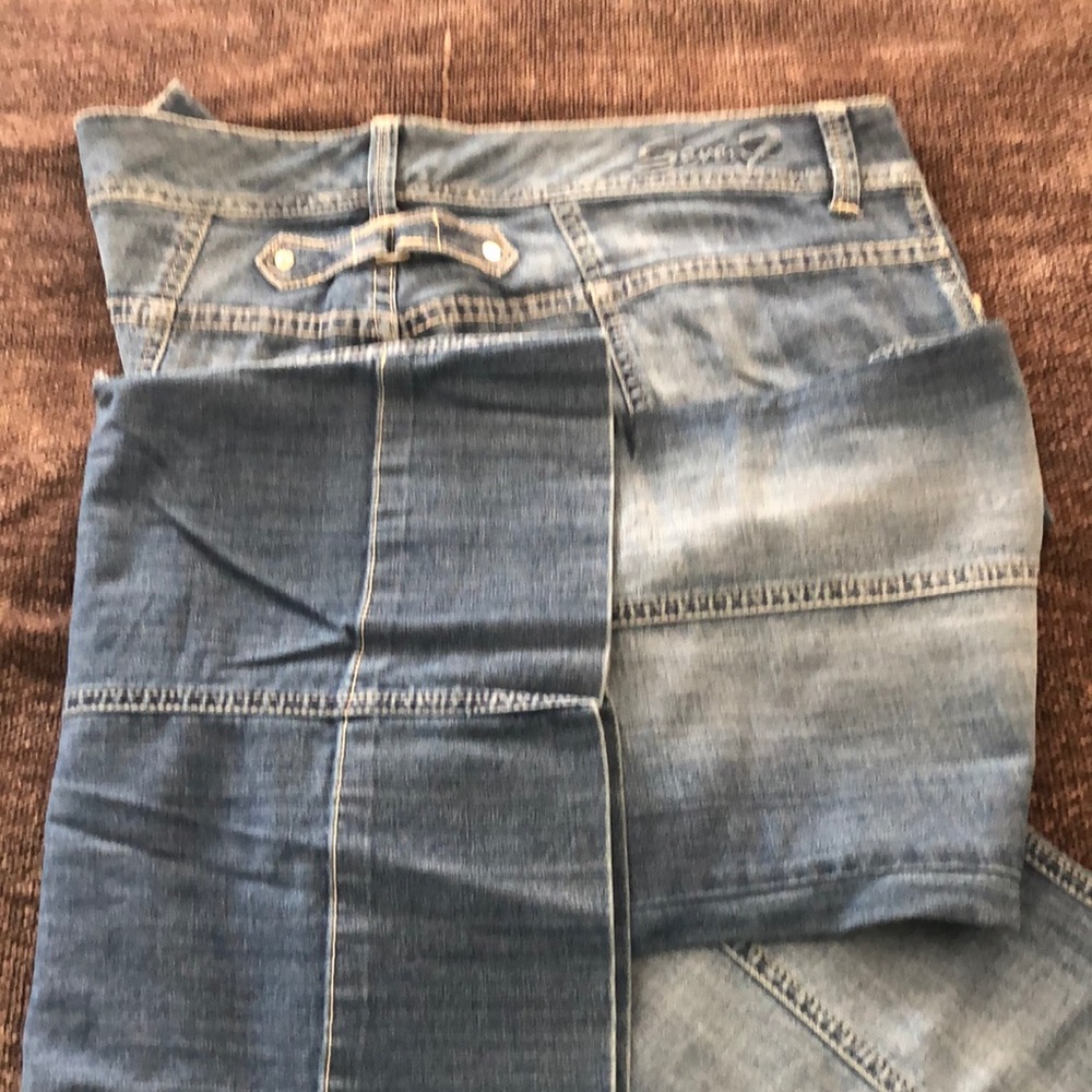 Jeans - Picture 2 of 4